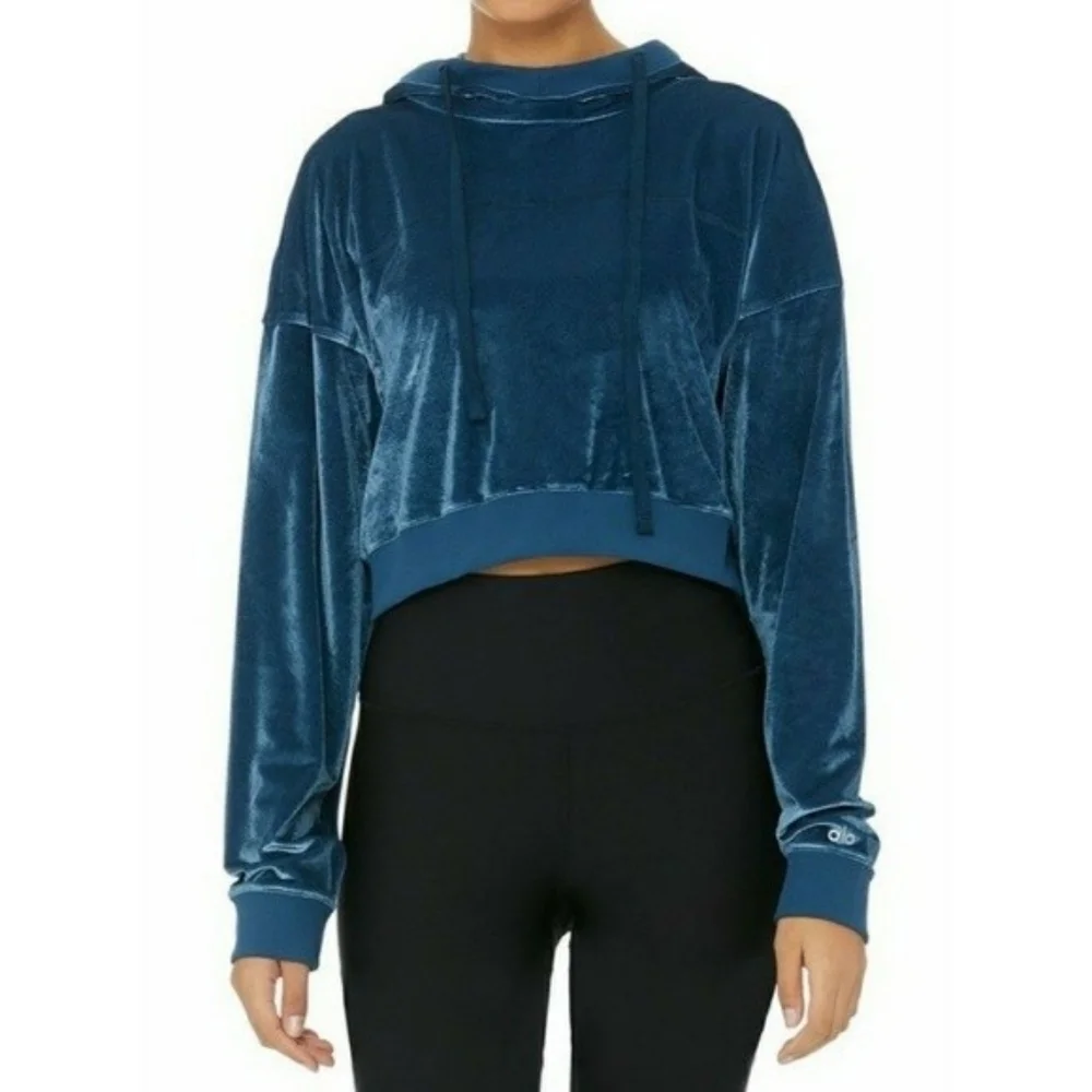 Alo Yoga Velvet Layer Long Sleeve Hooded Crop Top
